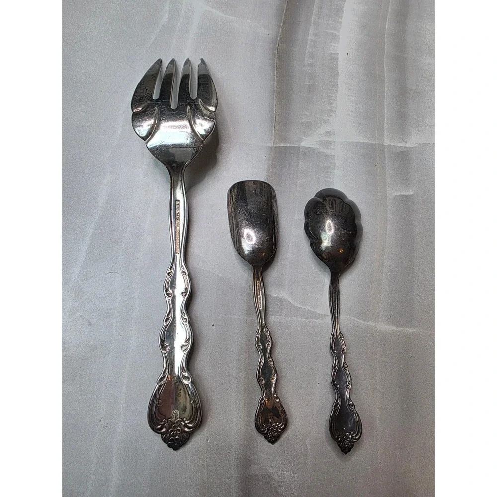 International Silverplate 3pc Serving Set Meat Fork Sugar Shell‎ Butter Knife A6